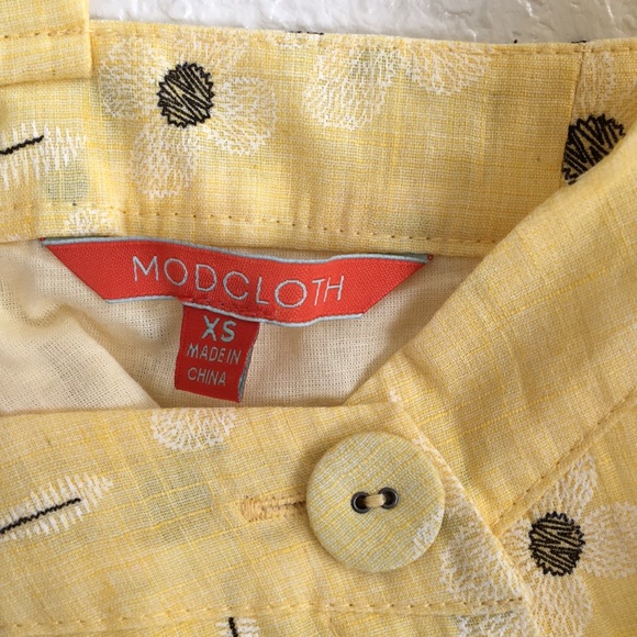 NWOT Modcloth Floral Button Down Sleeveless Top - Picture 7 of 7